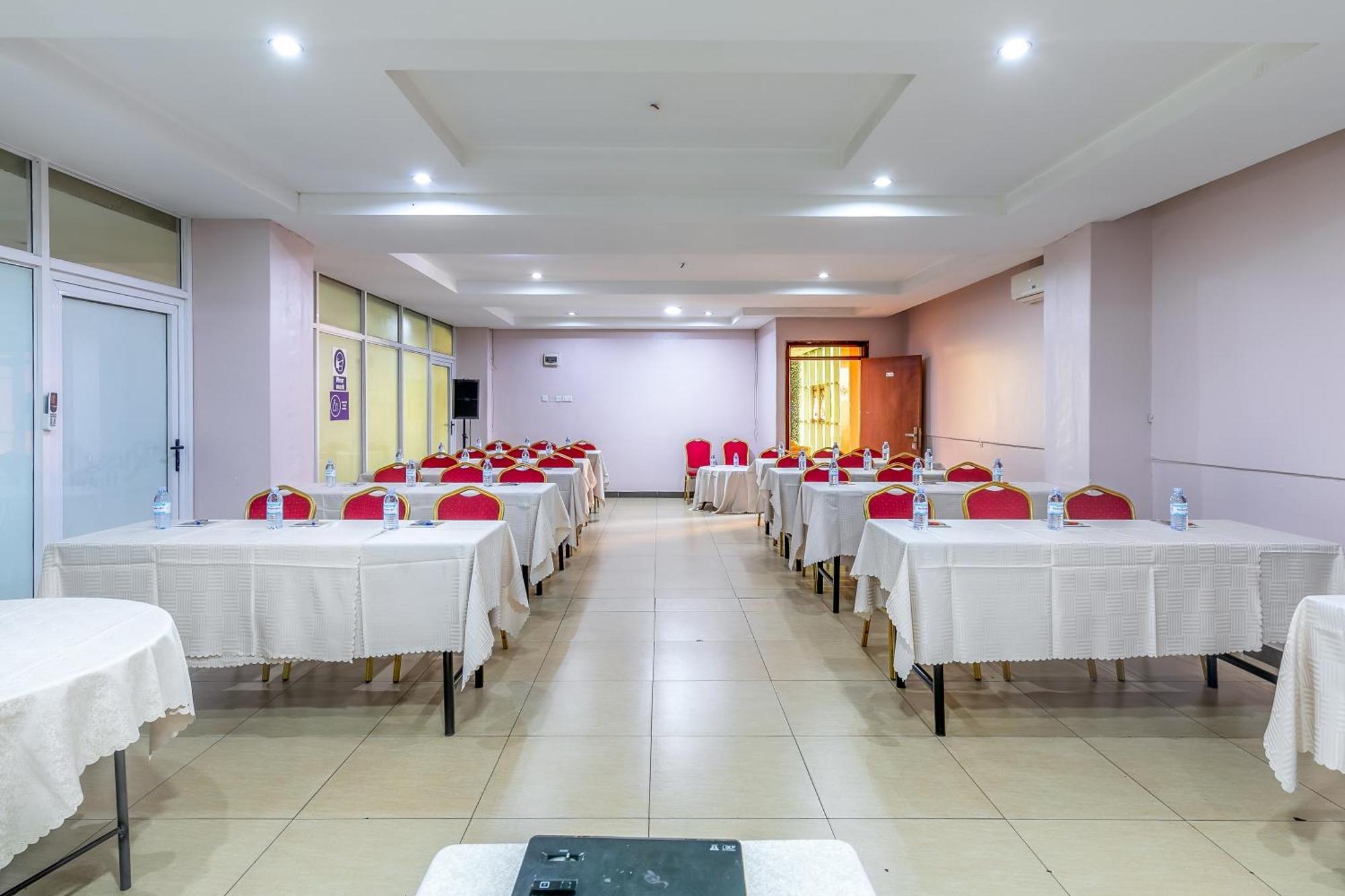 Russell Hotel Kampala Dış mekan fotoğraf
