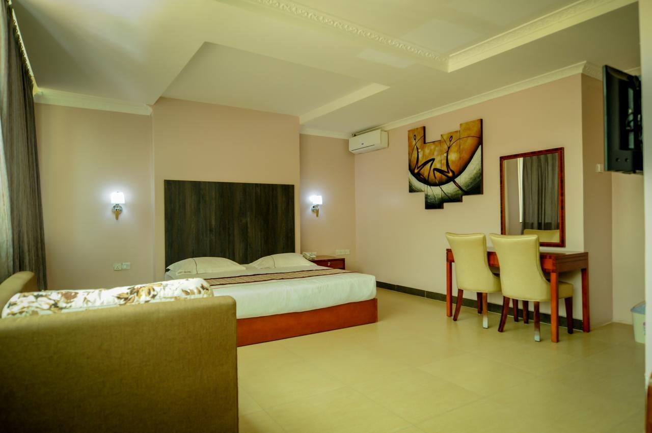 Russell Hotel Kampala Dış mekan fotoğraf