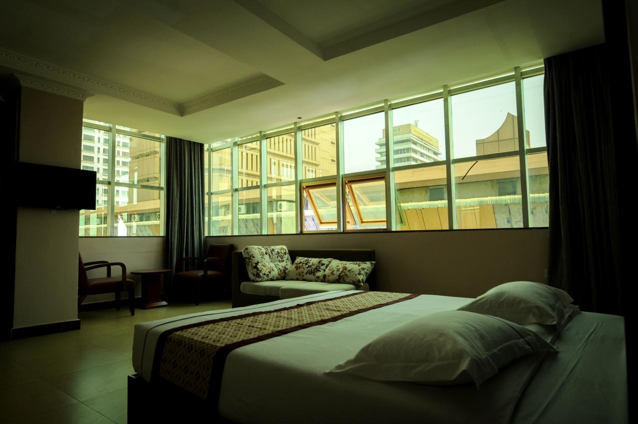 Russell Hotel Kampala Dış mekan fotoğraf