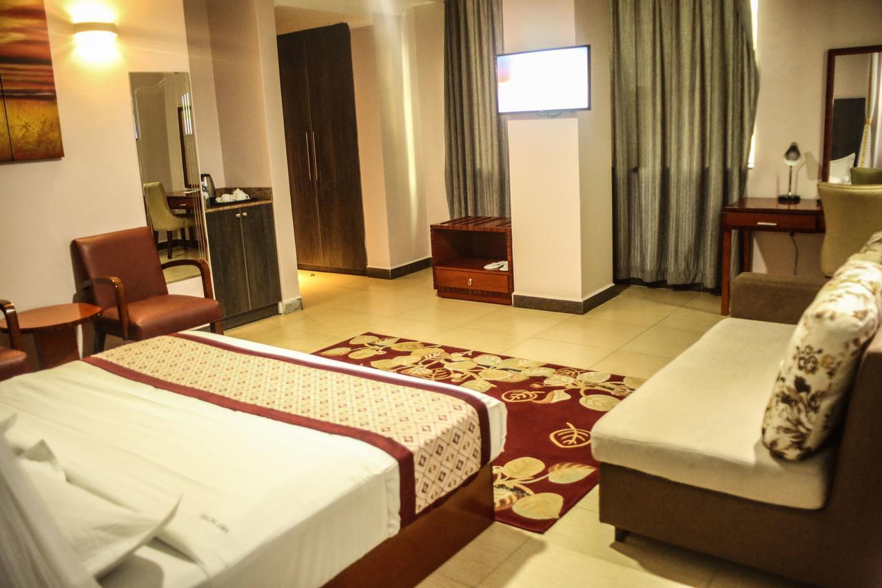 Russell Hotel Kampala Dış mekan fotoğraf