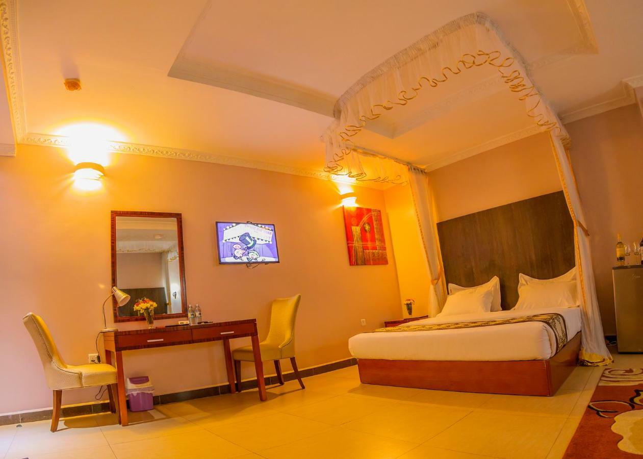 Russell Hotel Kampala Dış mekan fotoğraf